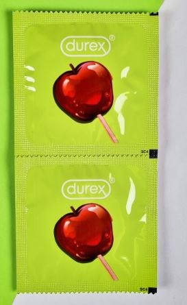 Durex Apple fruit Flavor 2pcs