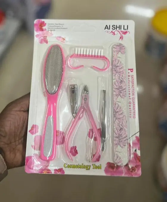 Ai Shi Li 4-Piece Manicure & Pedicure Set - Professional Cosmetology Tool Murukali.com
