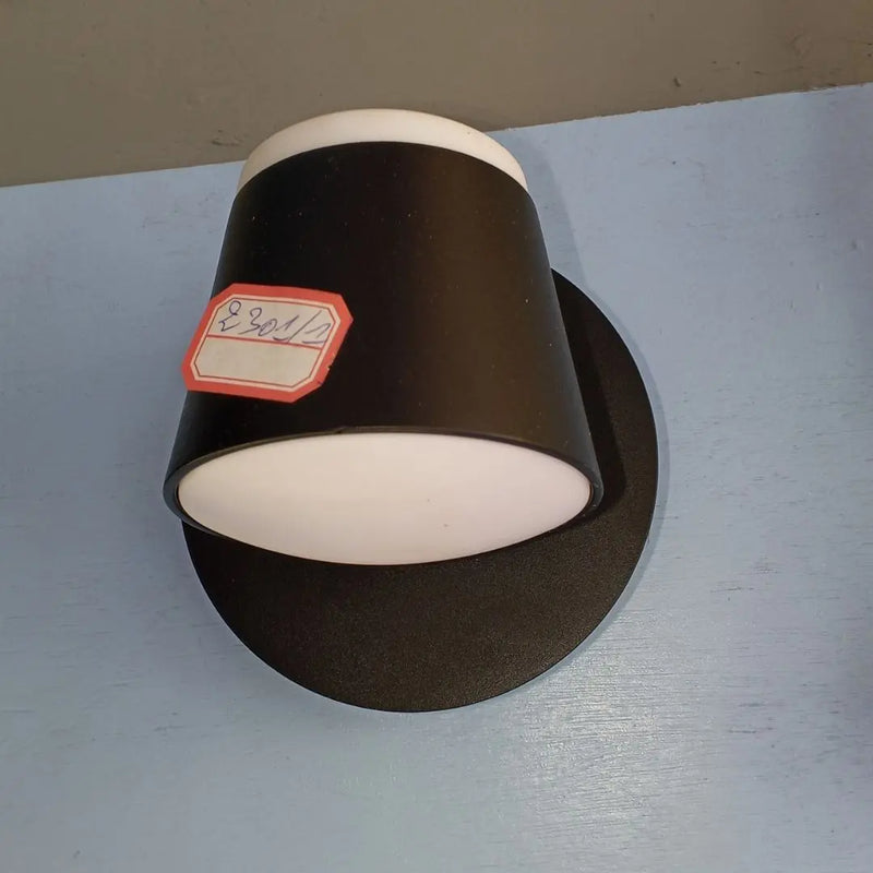 Black wall-mounted lamp Murukali.com