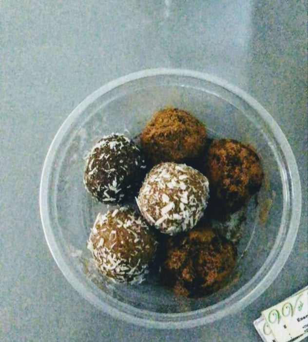 Cinnamon coconut energy balls (6 PCs) murukali.com