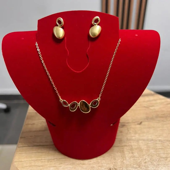 Elegant Gold Teardrop Necklace and Earring Set Maman Fatu
