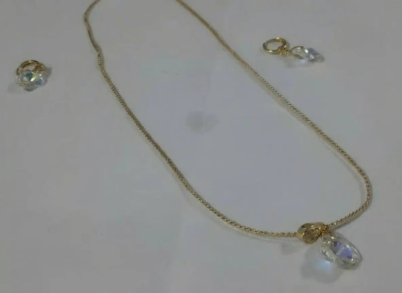 Jewelry set with shimmering transparent stone Earring and Necklace Maman Fatu