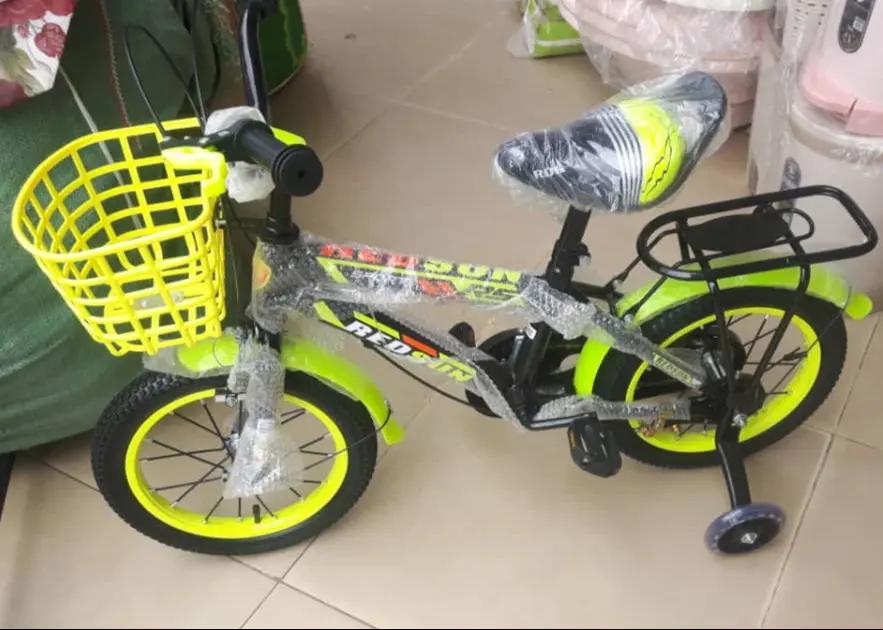 Kids Green & Black Bicycle with Training Wheels and Front Basket for Ages 3-5 Murukali.com