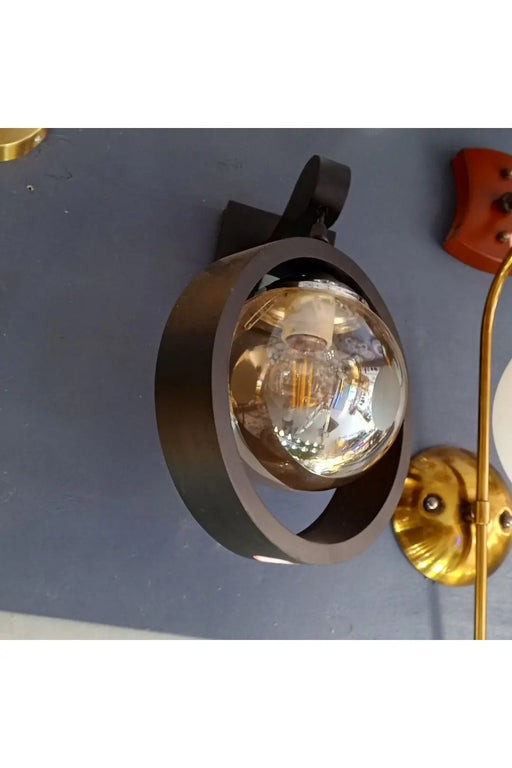 Modern, circular wall-mounted lamp Murukali.com