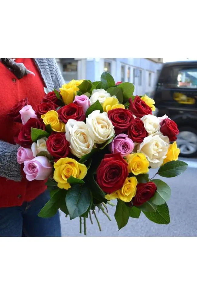 One Color Rose Flowers with Greens Boucket 60pcs murukali.com