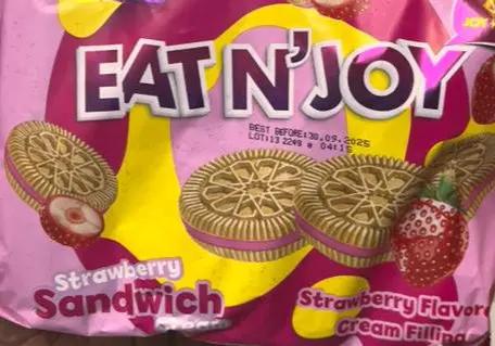 Que Eat N'Joy Strawberry Sandwich Biscuits Murukali.com