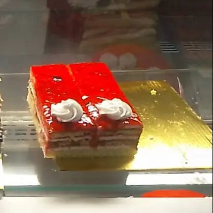 Simba Yummy Cake – Red Velvet Dream /pc Murukali.com