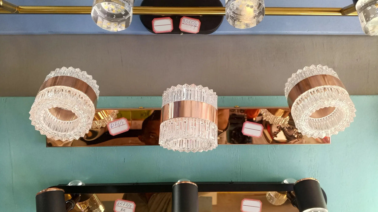 Three-light, wall-mounted light fixture Murukali.com