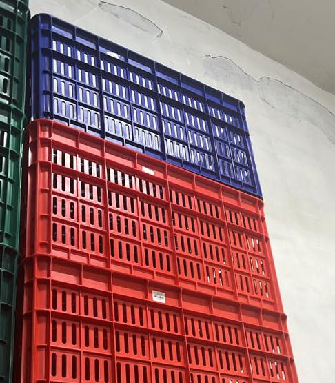 Green Heavy-Duty Ventilated Plastic Picking & Storage Crate Large