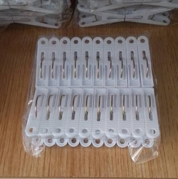 White Plastic Clothes Pegs – Durable Laundry Clips 20pcs