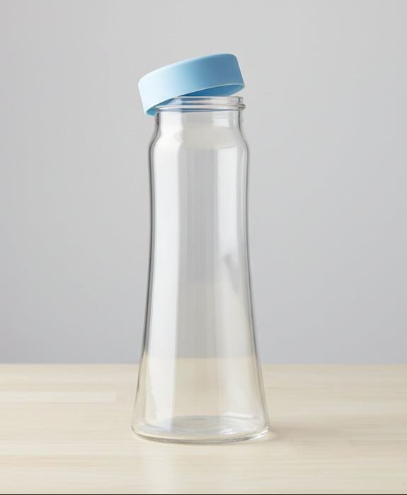 Paşabahçe Basic Glass Carafe with Blue Plastic Lid – 1030 ml