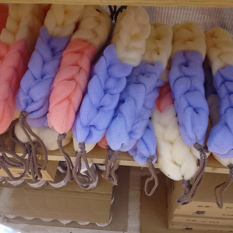 Langer geflochtener Netz-Bade-Loofah-Schwamm mit Aufhängeschlaufe