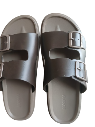 These brown Luofu sandals