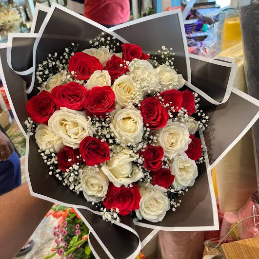 Royal Romance Red & White Rose Bouquet