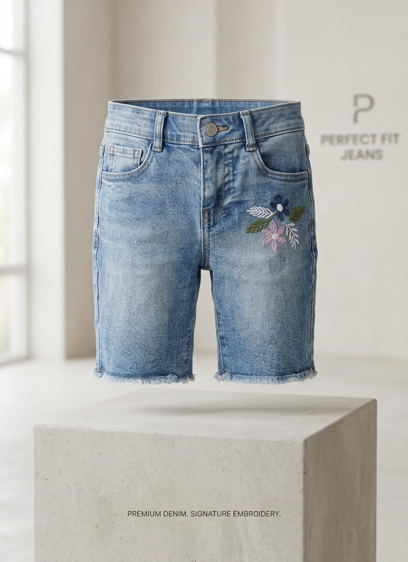 Girls jeans shorts size 28